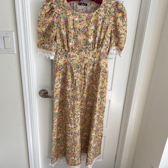 Yellow Lacey Floral Dress - Picture 1 of 11